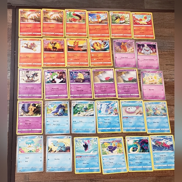 Pokémon Card Collection Bundle - Lot of 199 cards - 3 Coins - Pokémon card Tin - Picture 5 of 10
